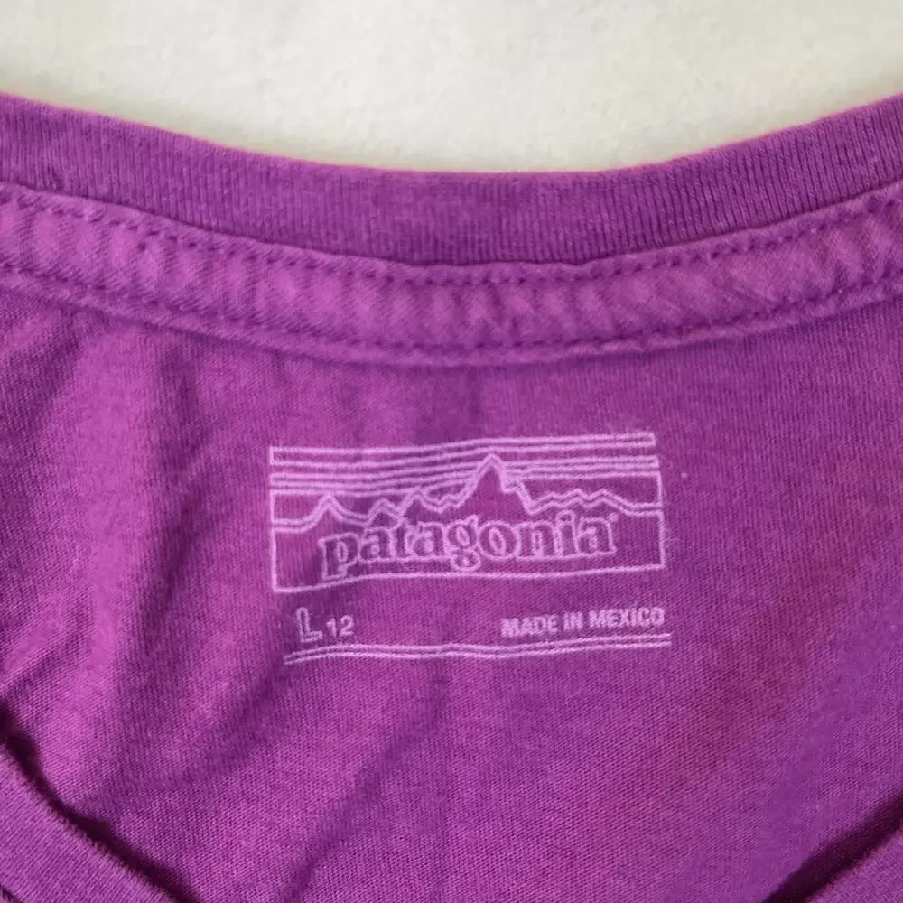 Patagonia Logo T-Shirt Girls Large Purple Short Sleeve Outdoor Graphic Tee